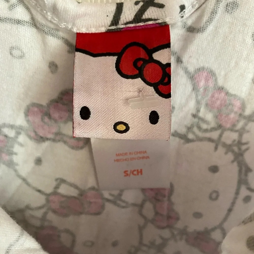 Sanrio Hello Kitty nightgown with bows on the back - Picture 4 of 5